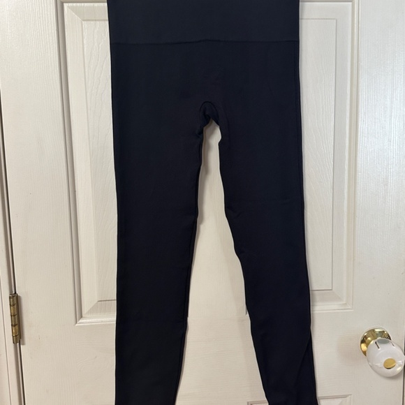 Spanx by Sara Blakely Seamless Compression Leggings - Black - Picture 2 of 4